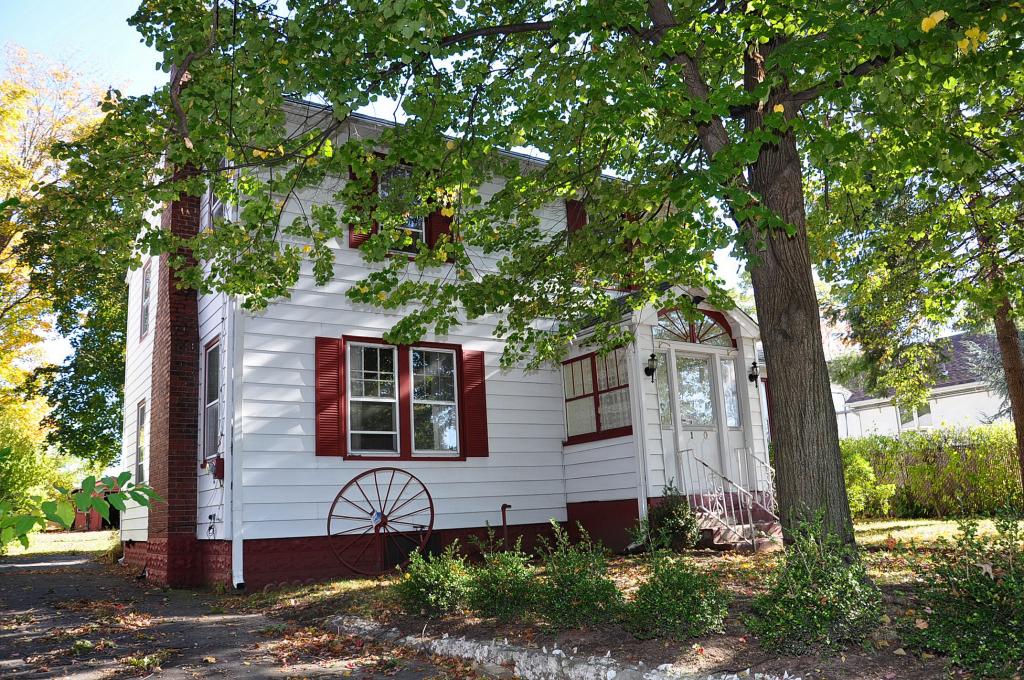 10 HINCHMAN AVE