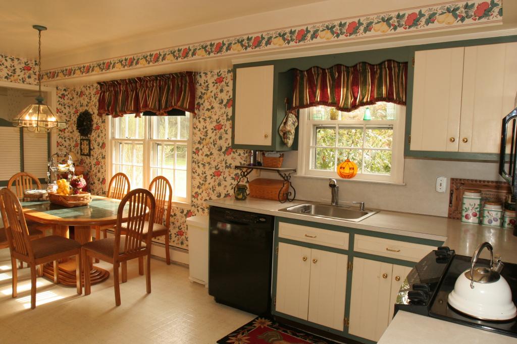 MLS #/Web ID: 2722552