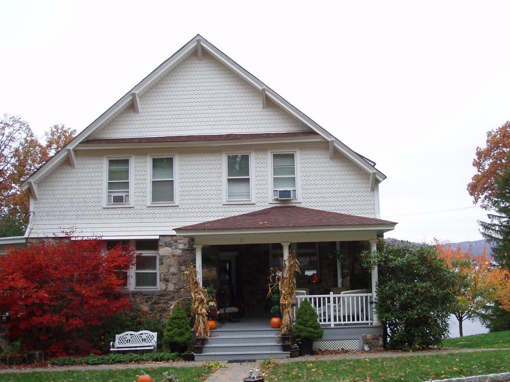 3 EDGEMERE AVE