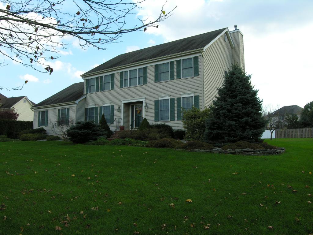 MLS #/Web ID: 2725452