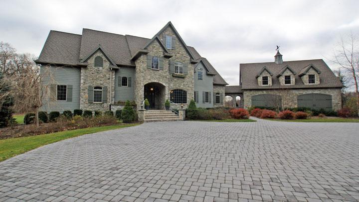 MLS #/Web ID: 2729352