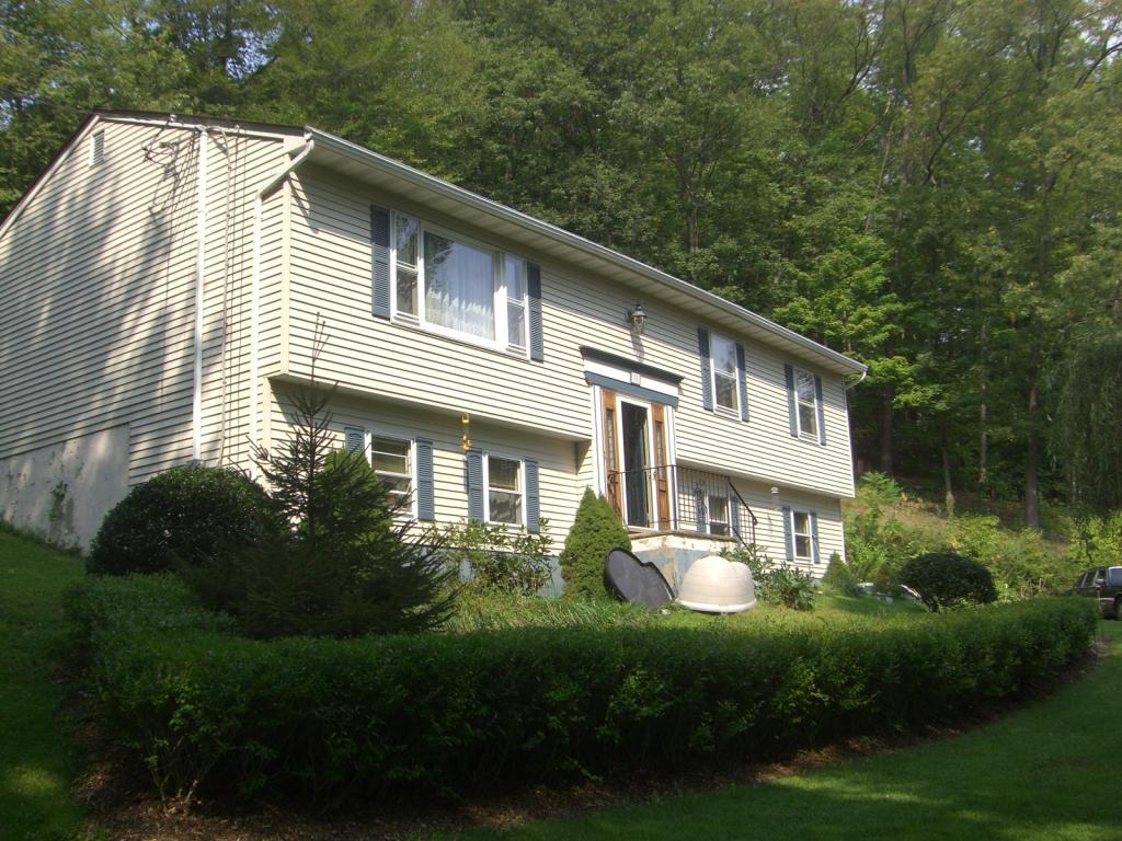 MLS #/Web ID: 2570153