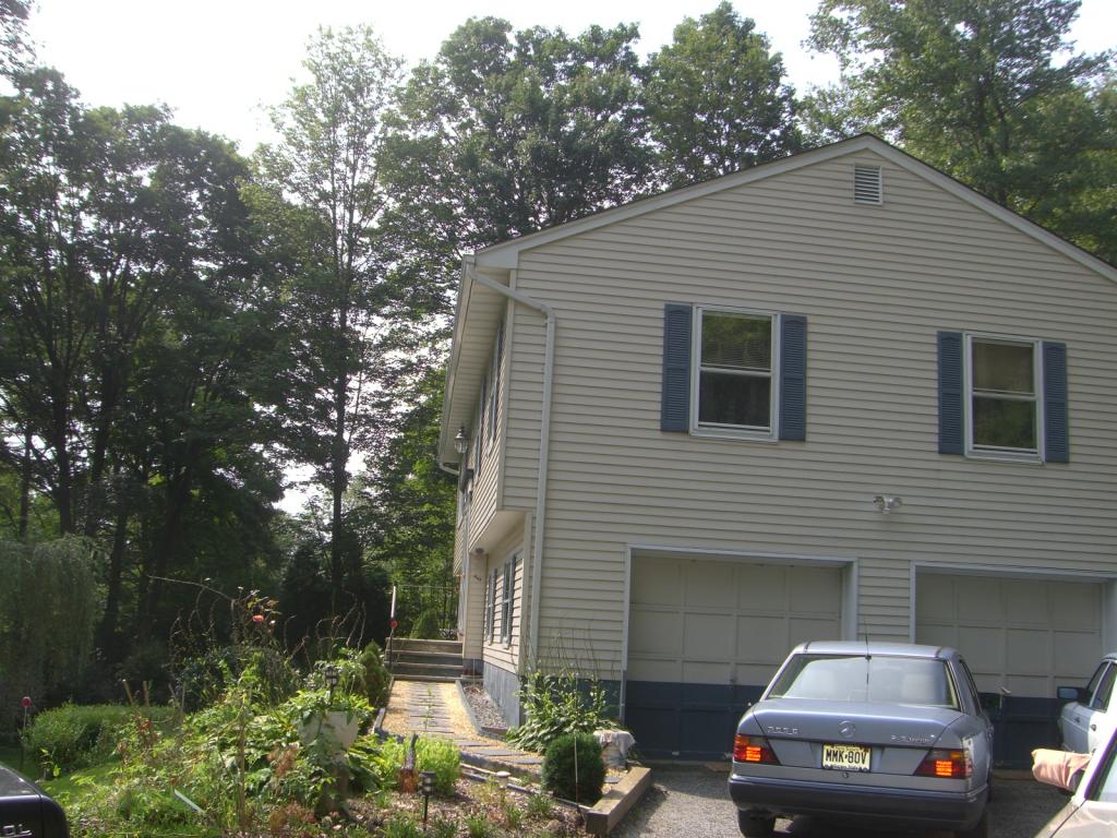MLS #/Web ID: 2570153