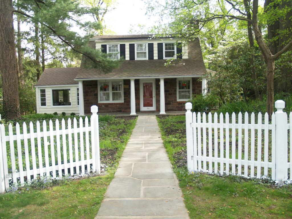 76 GREAT OAK DR
