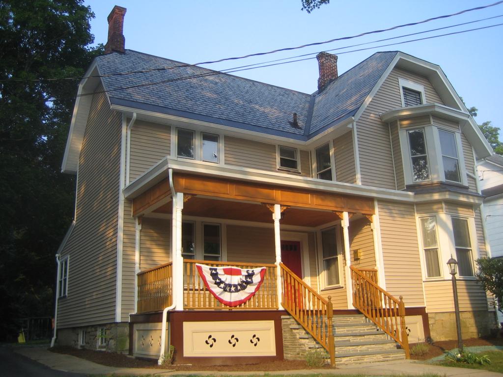 8 ELM ST