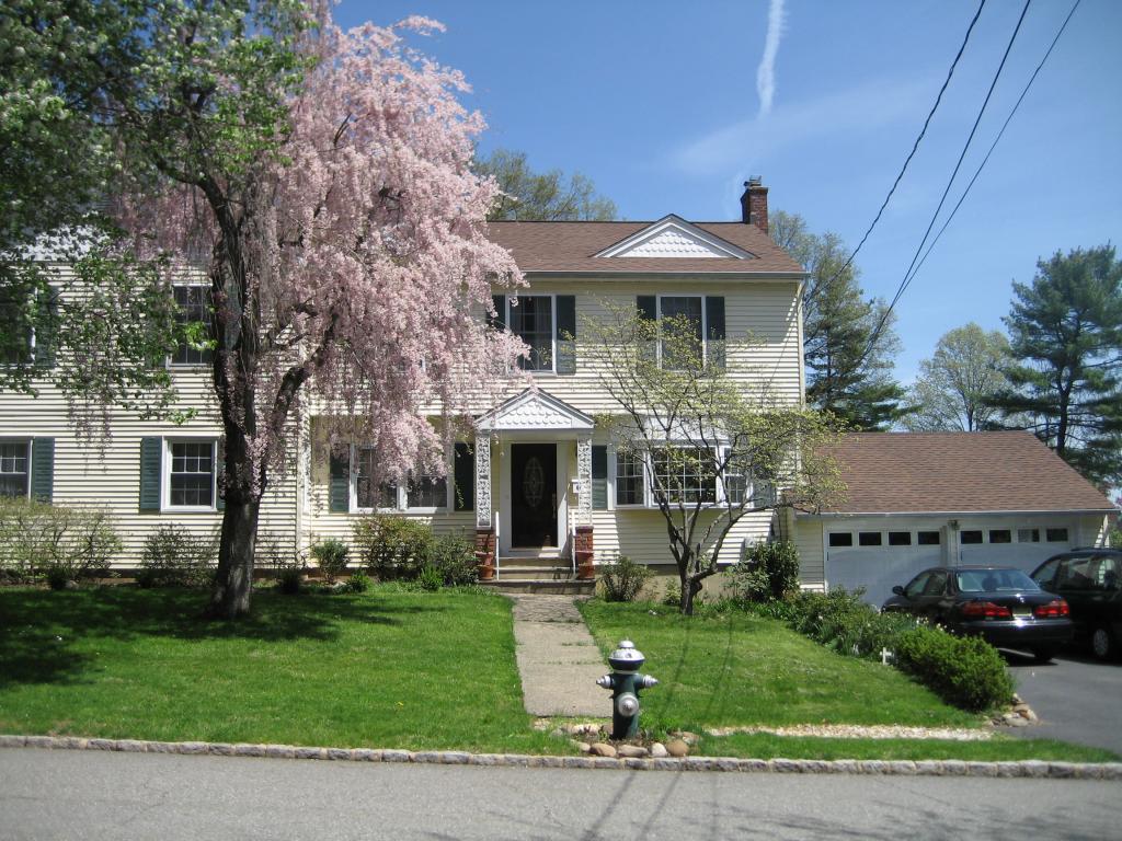 35 LONGVIEW AVE