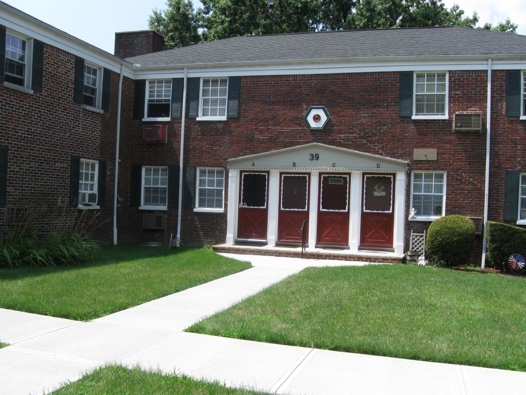 39A W. Roselle Ave.