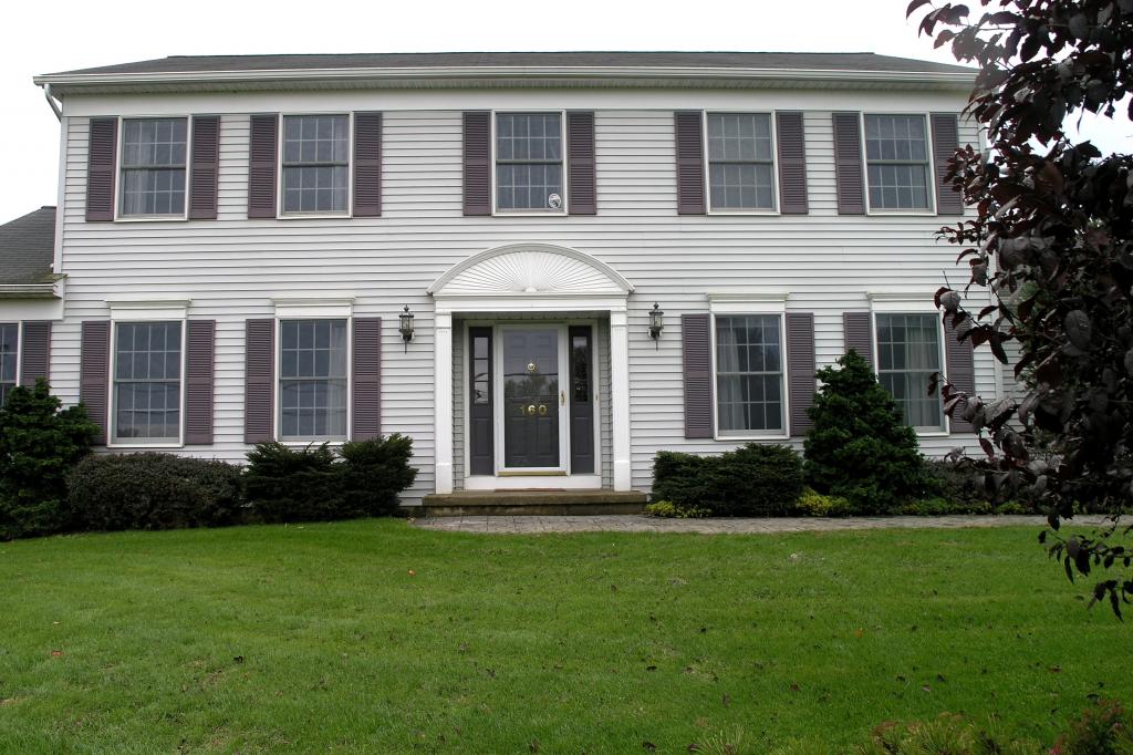 MLS #/Web ID: 2720753