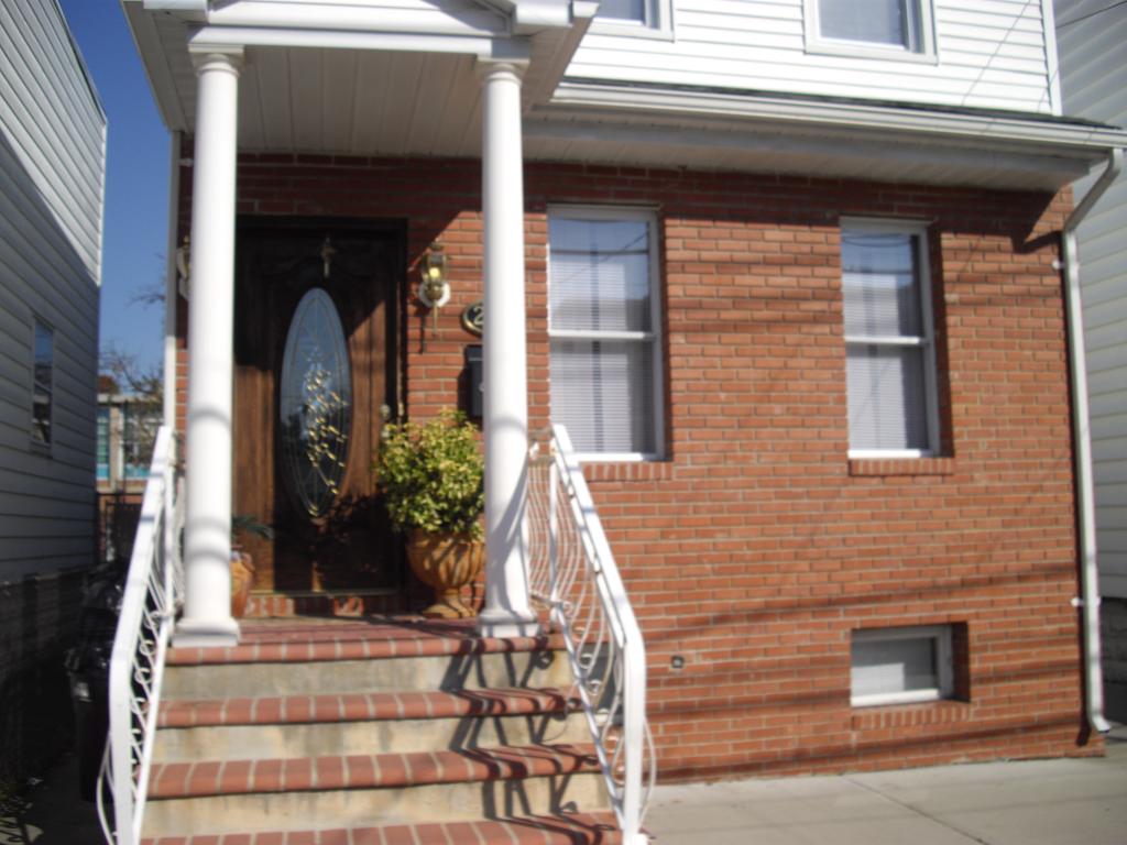 233 WILSON AVE