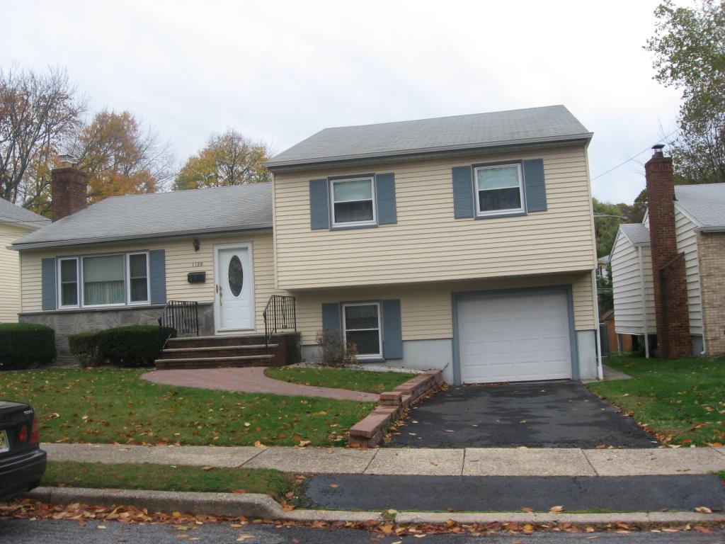 1120 CRANBROOK RD