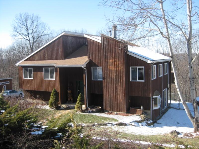 24 JOAN DR