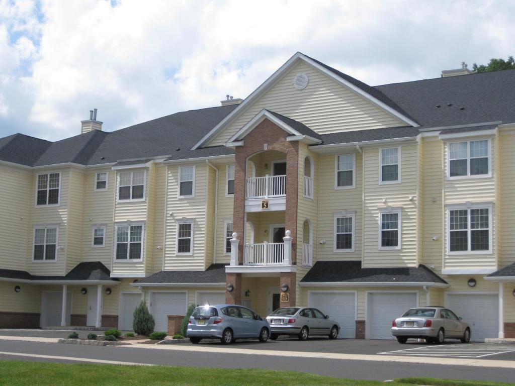 2305 NEVILLE CT
