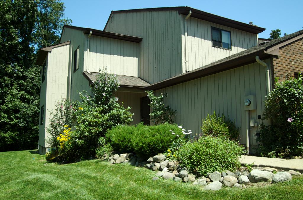 65 LITTLEWOOD CT
