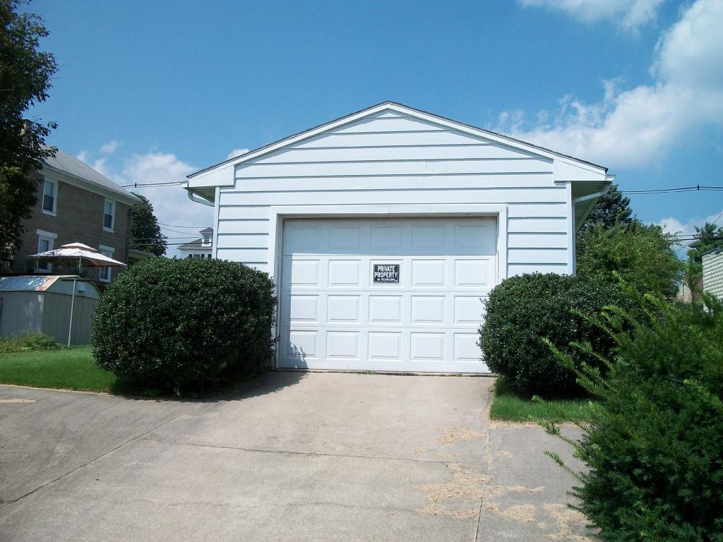 415 E CENTRAL AVE