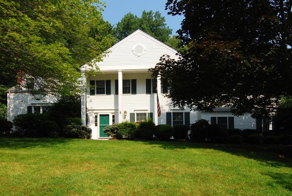 5 Fieldstone Drive