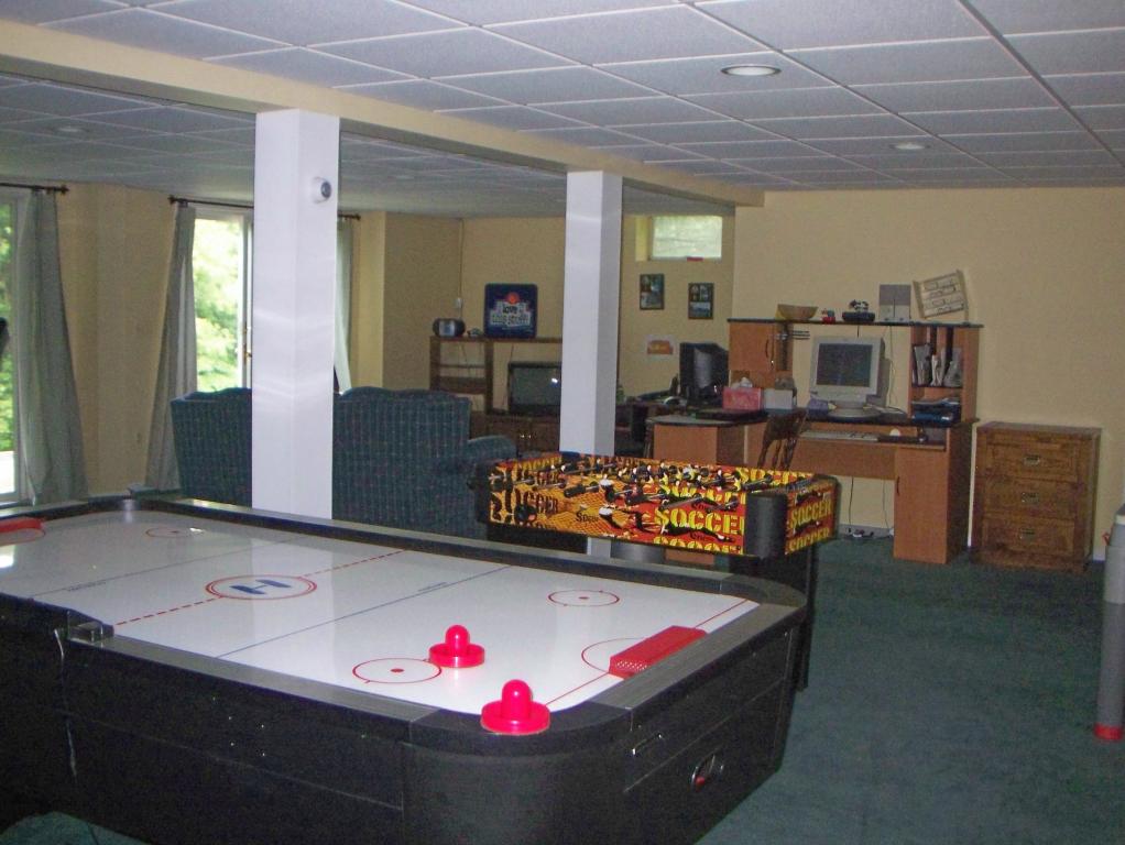 45 MARBLE HILL RD