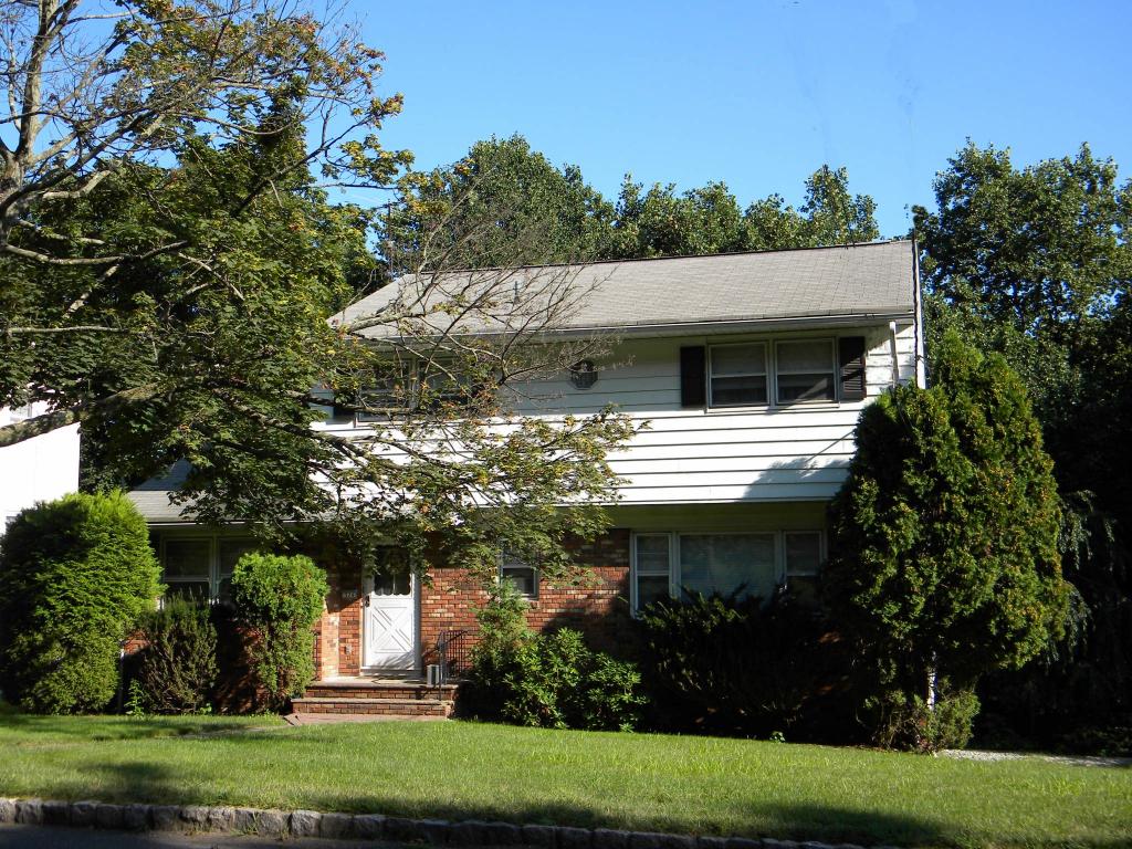 374 FOREST HILL WAY