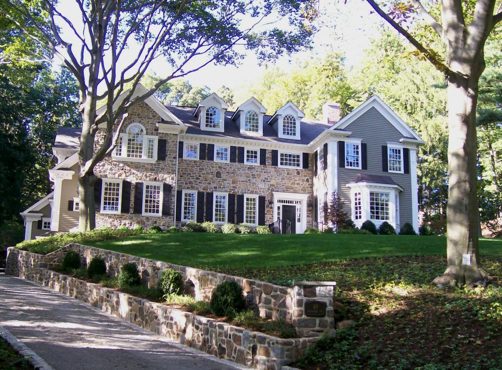 MLS #/Web ID: 2716754