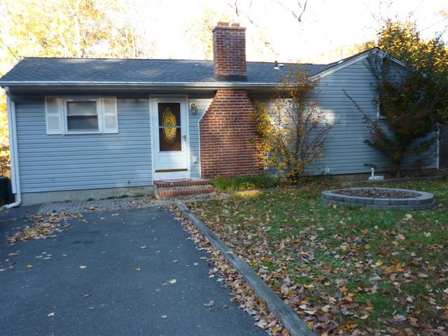 437 SKYLINE LAKES DR
