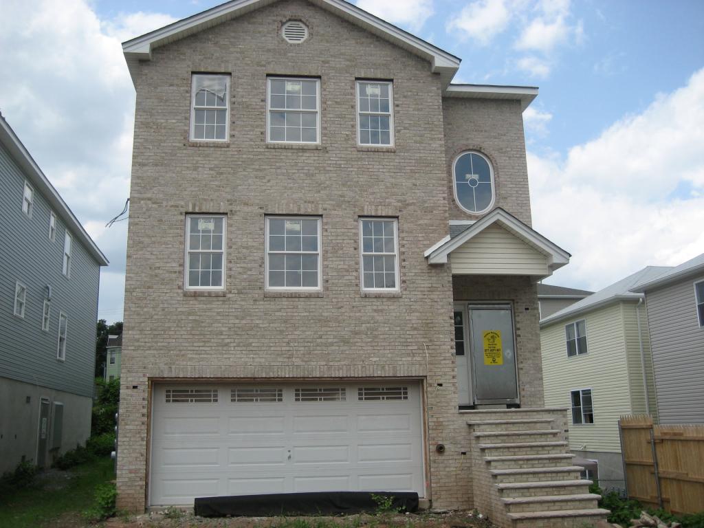 MLS #/Web ID: 2428055