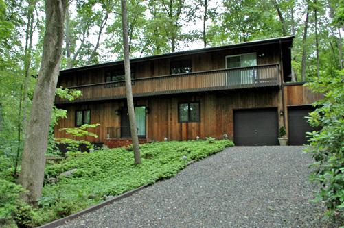 Single Family Home for Sale, ListingId:13687593, location: 9 OLD STAGECOACH RD Byram Township 07821
