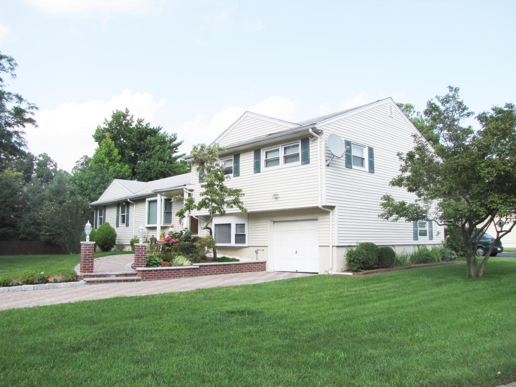 167 ROLLING HILLS RD