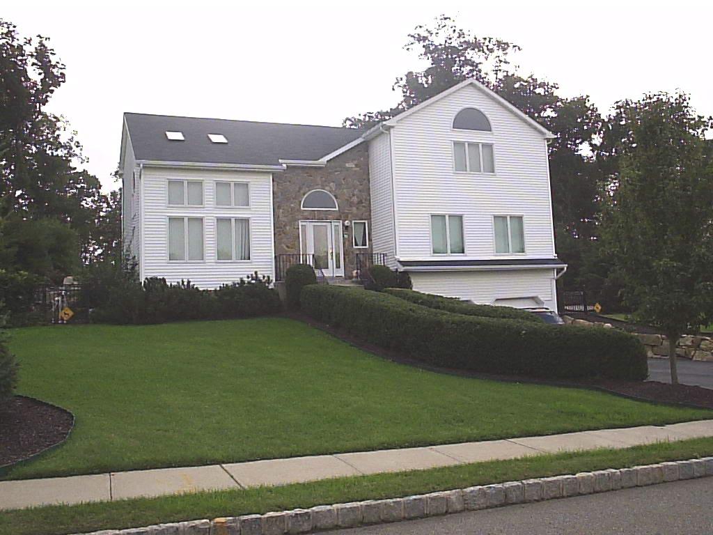 21 FERNWOOD RD