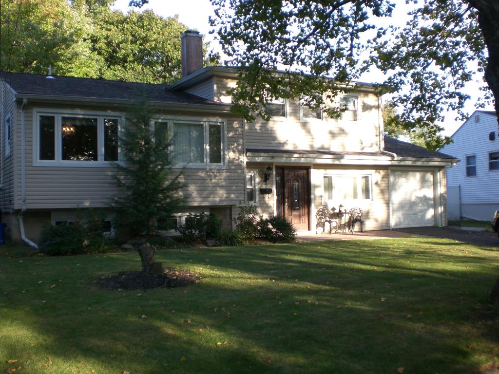 MLS #/Web ID: 2720755