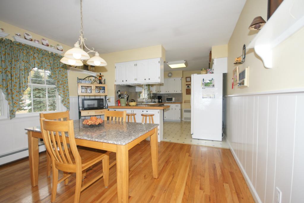5 MANOR DR