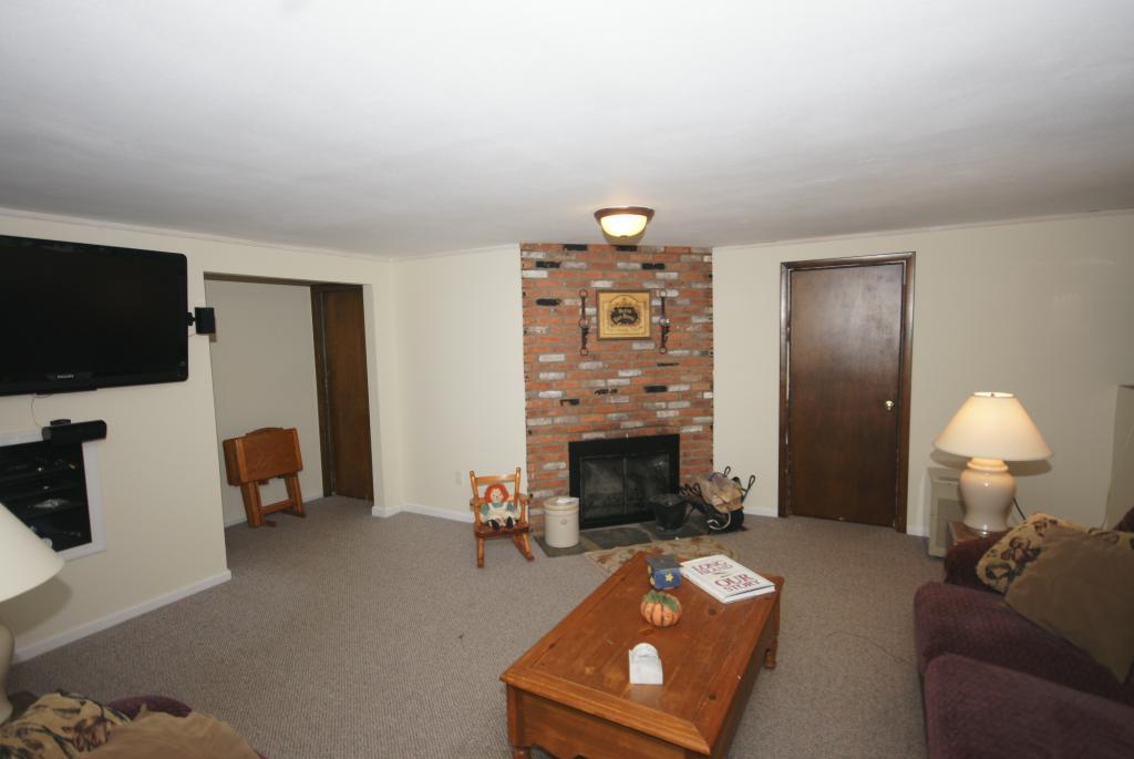 5 MANOR DR