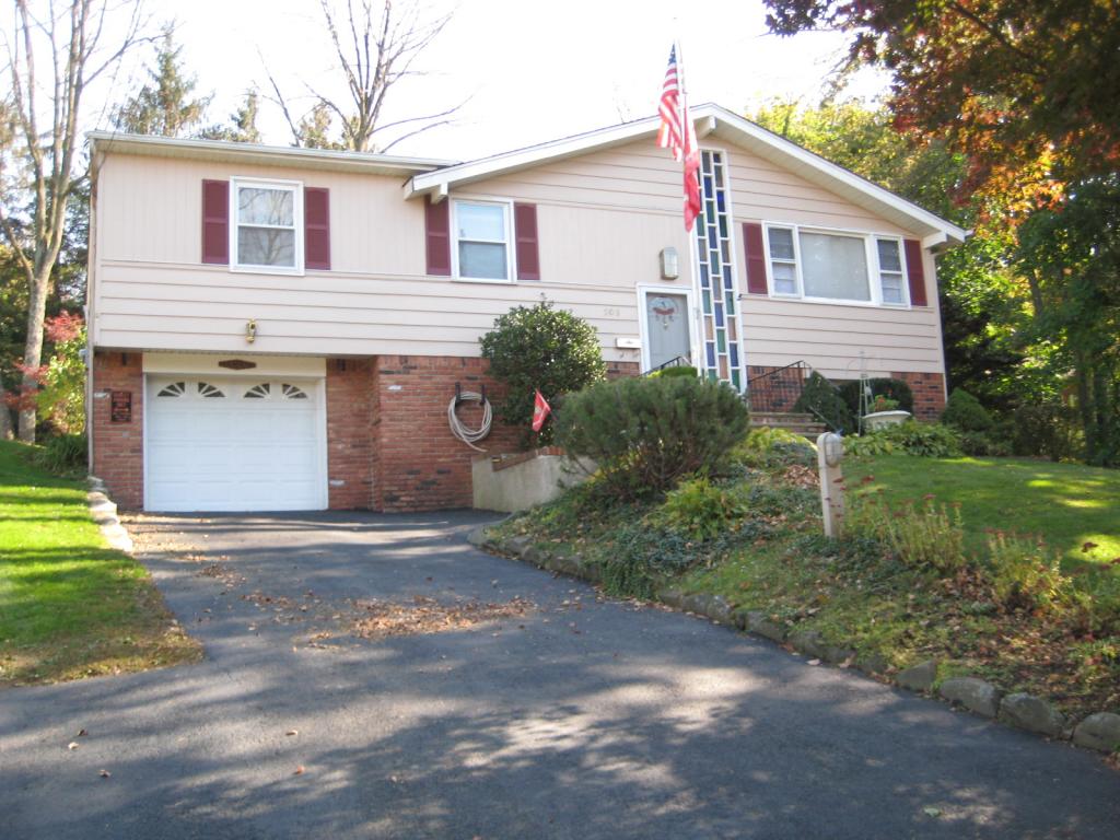 MLS #/Web ID: 2725355