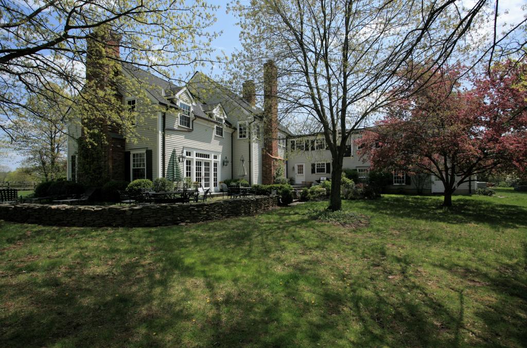 MLS #/Web ID: 2690756