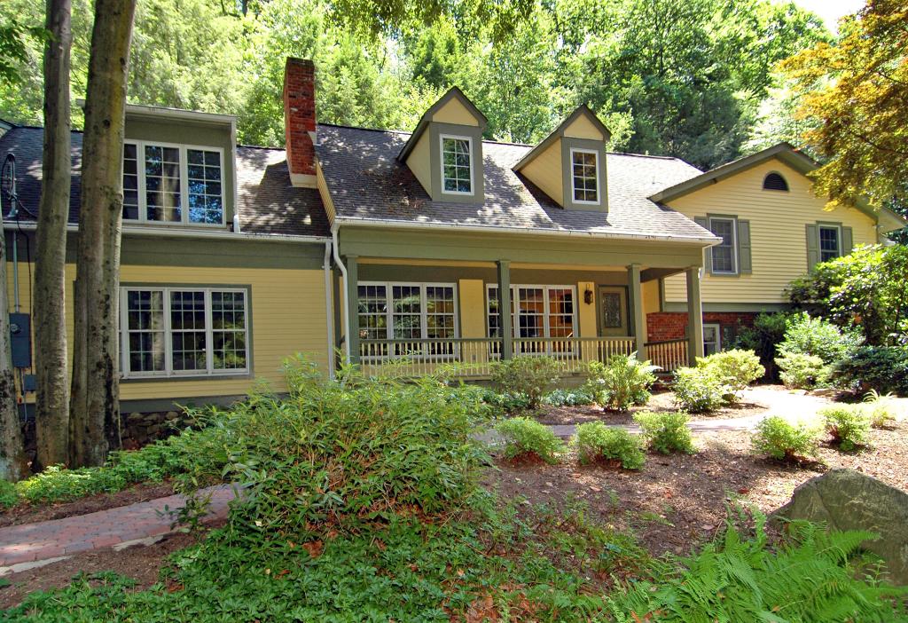 MLS #/Web ID: 2697556