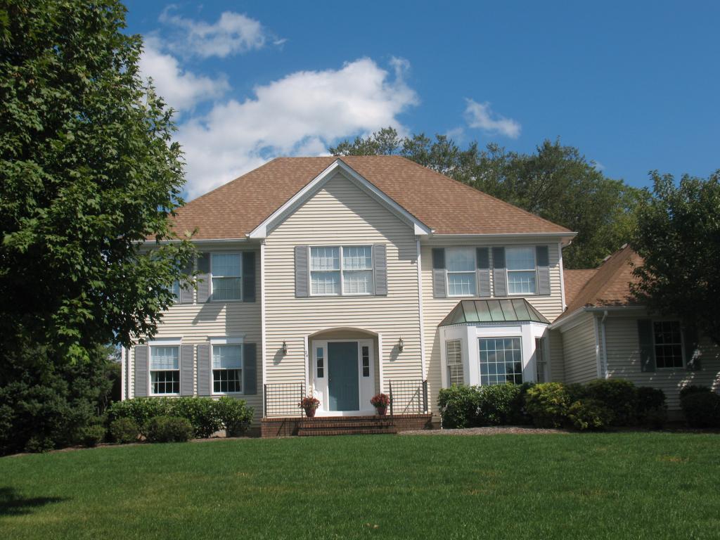 24 LEPRECHAUN DR