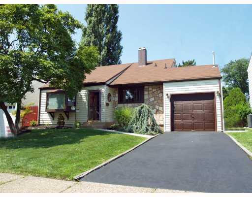MLS #/Web ID: 2727656