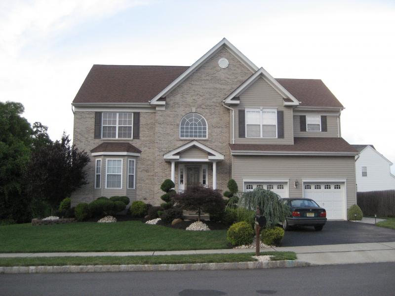 MLS #/Web ID: 2744456