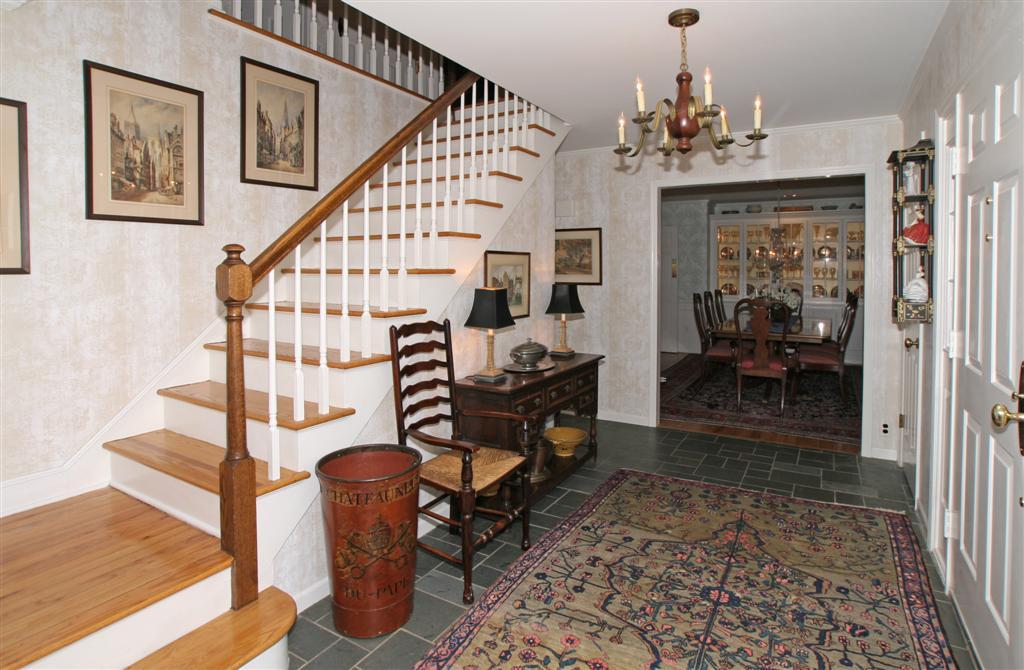 44 CHESTNUT AVE