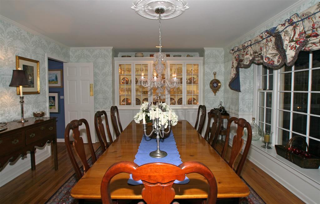 44 CHESTNUT AVE