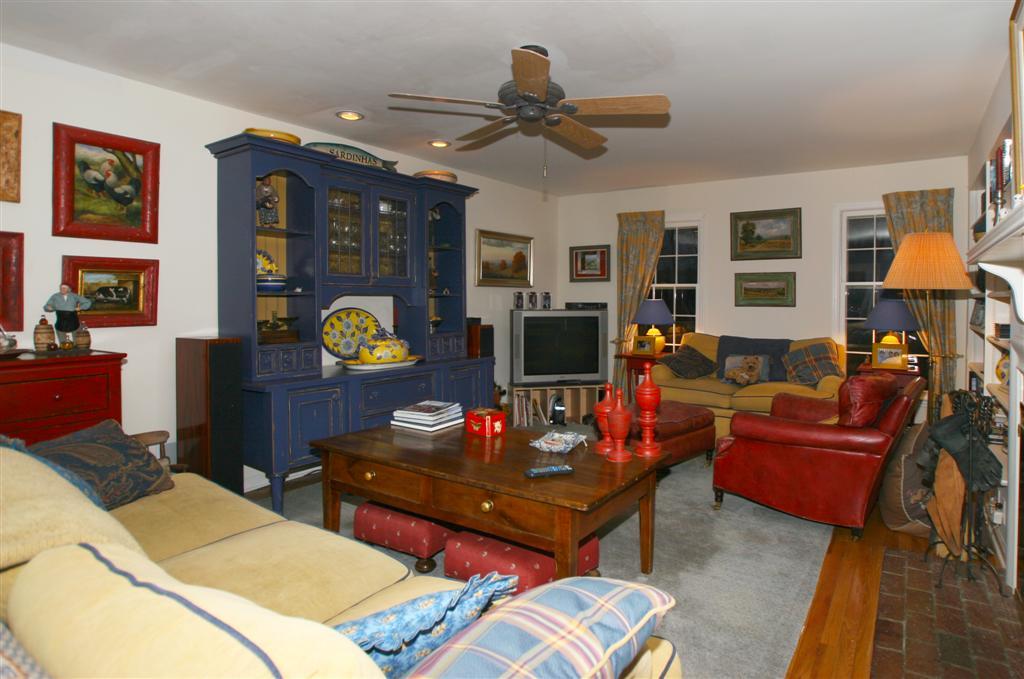 44 CHESTNUT AVE