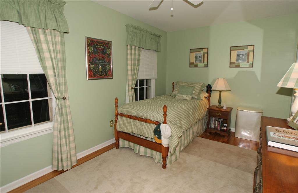 44 CHESTNUT AVE