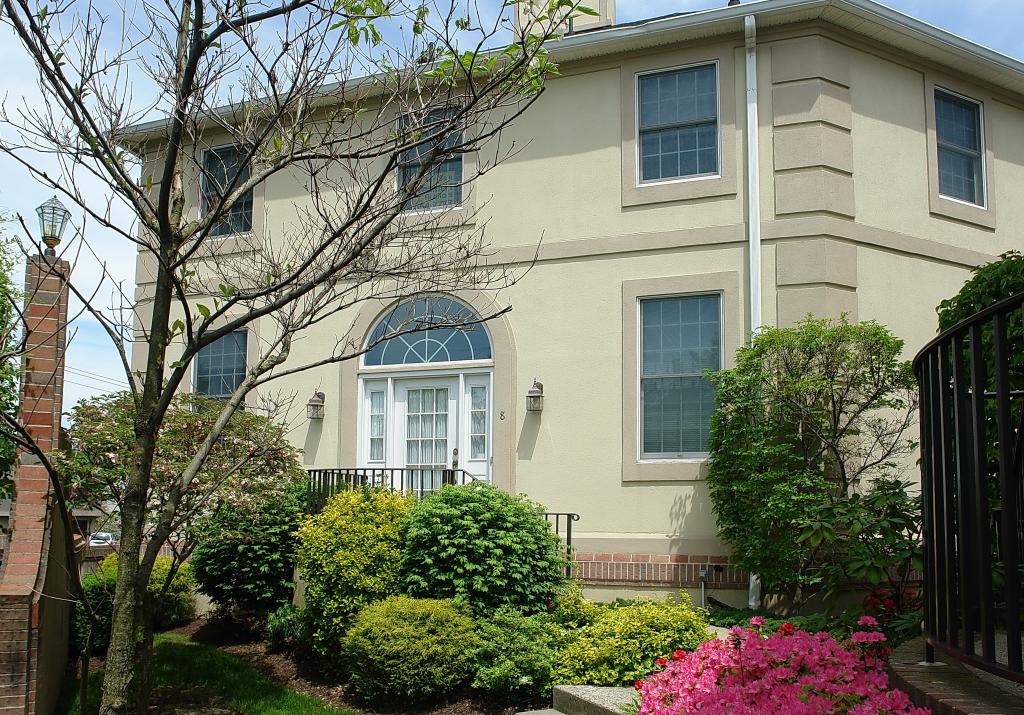 8 SEVELL CIR