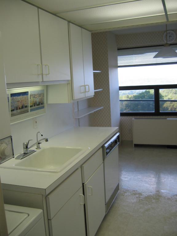 2 Claridge Drive - 7EE