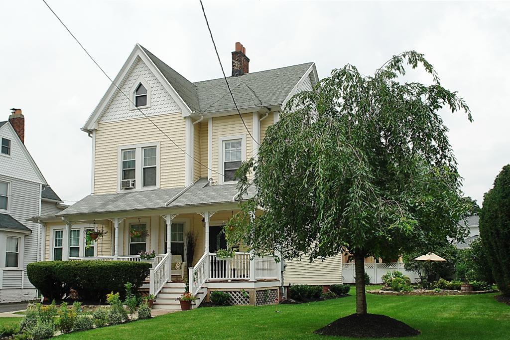 MLS #/Web ID: 2707357