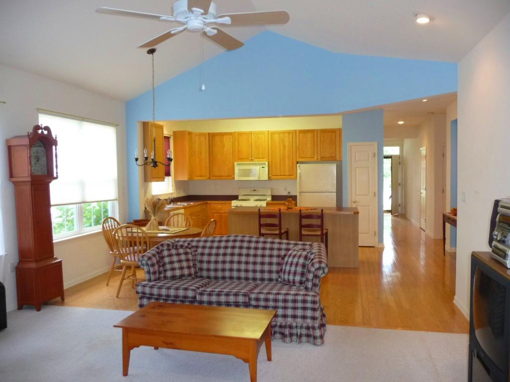 MLS #/Web ID: 2713657