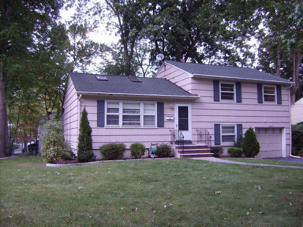 MLS #/Web ID: 2719357