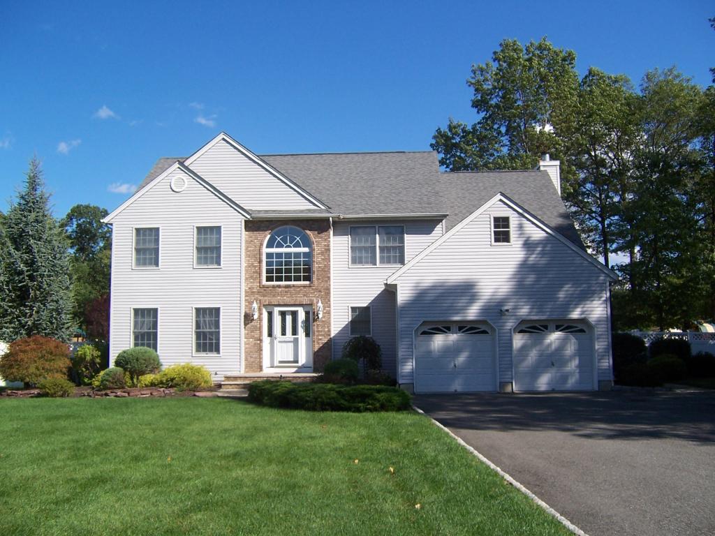 MLS #/Web ID: 2722057
