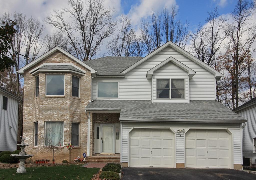 MLS #/Web ID: 2726457