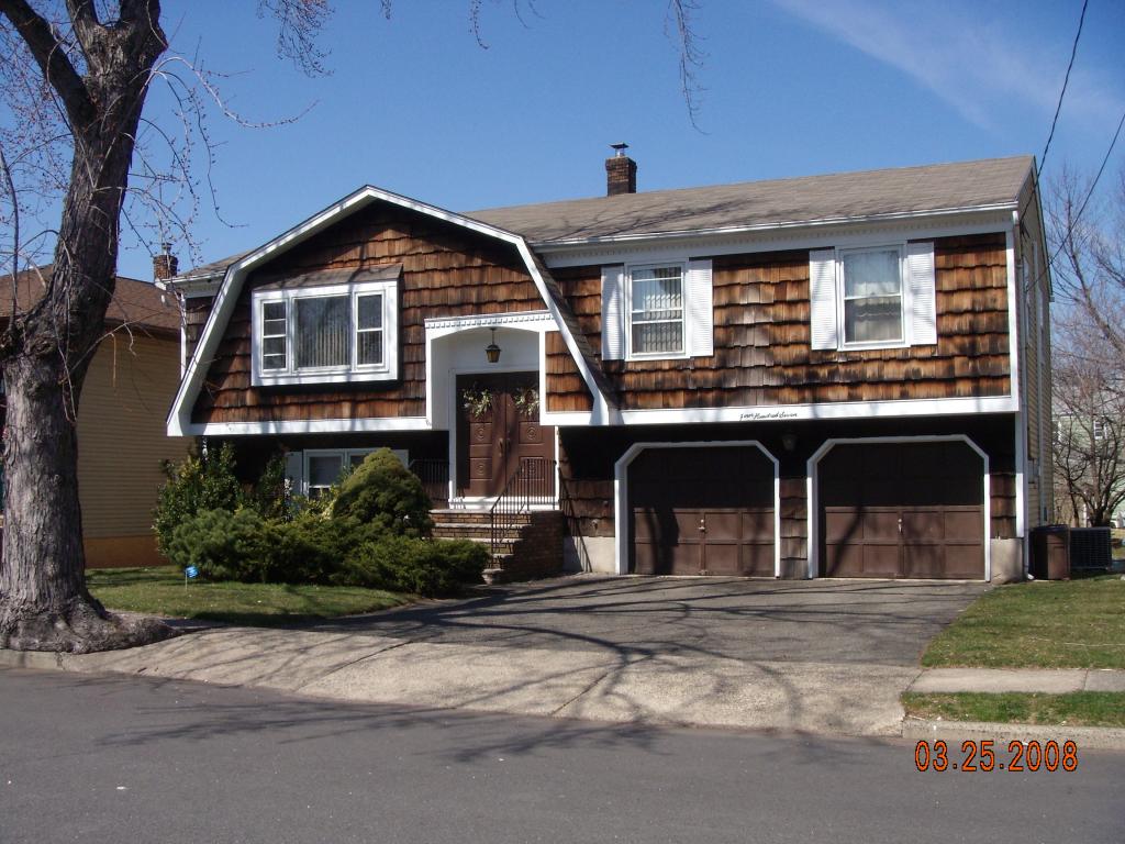 407 VAN BUSSUM AVE