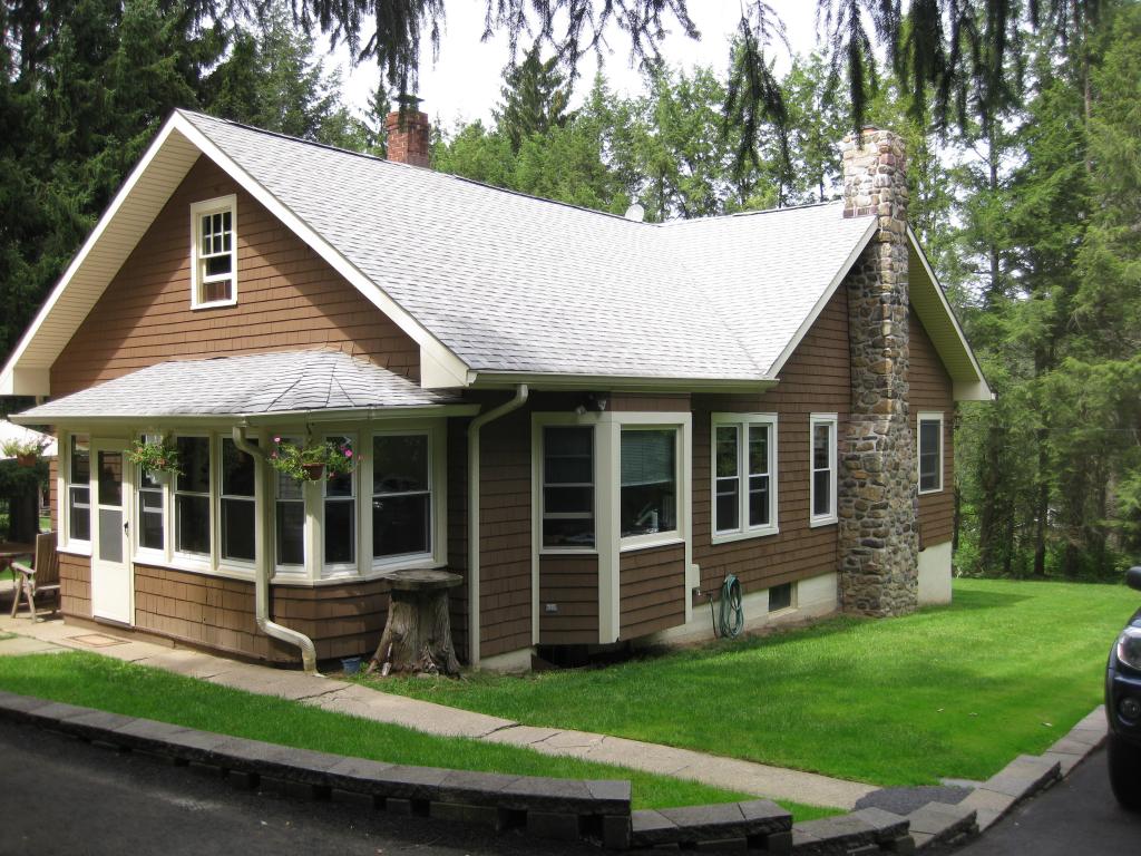 MLS #/Web ID: 2704958