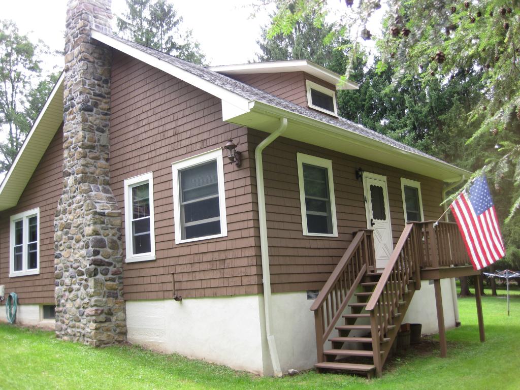 MLS #/Web ID: 2704958